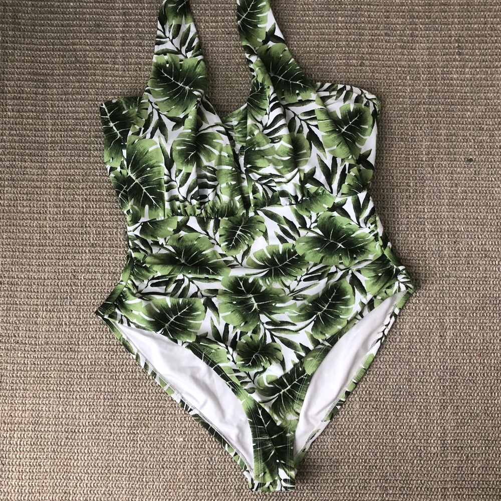 Forever 21 plus size halter top swimsuit